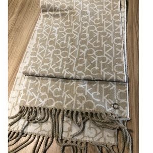Calvin Klein Beige Scarf like new